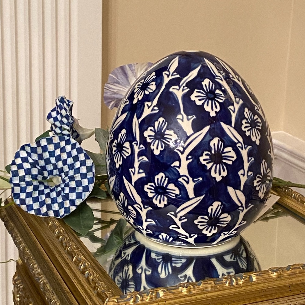 Beautiful Large Blue & White Floral Ceramic Egg ✨NWT✨